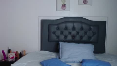 Candy online show from February 24, 2:58 pm