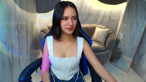Candy  online show from August 4, 3:13 am