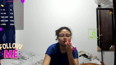 candy_val online show from June 3, 6:16 am