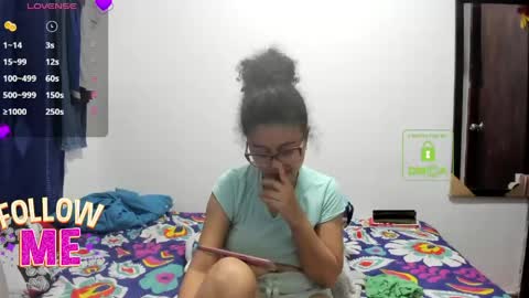 candy_val online show from April 29, 6:40 am