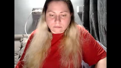 Laura online show from May 9, 10:05 pm