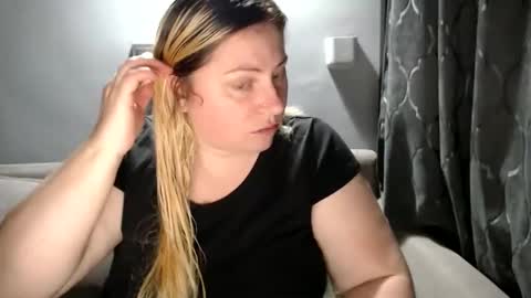 Laura online show from September 13, 6:54 pm