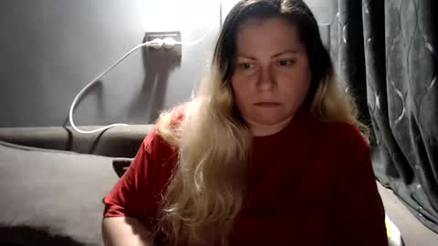 Laura online show from May 14, 9:35 pm