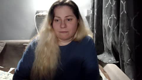 Laura online show from February 9, 9:28 pm