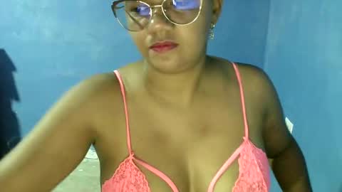 Snapshot of candyflowerlub chatting on January 15, 12:25 pm candyflowerlub online show from January 15, 12:25 pm