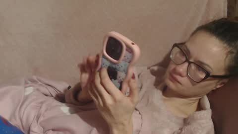 say meow and send tip  online show from December 16, 2:08 am