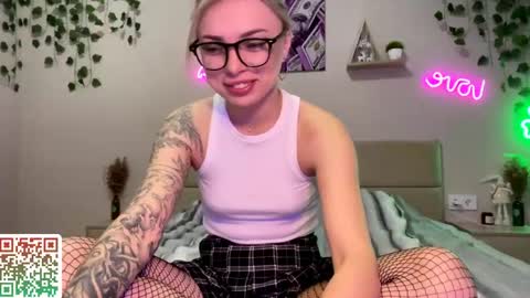 Candy online show from May 13, 7:29 am