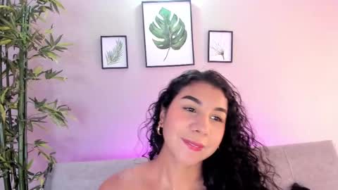 Isabella online show from February 17, 7:01 pm