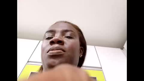 candyyvega online show from April 2, 10:27 pm