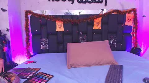 Snapshot of canela_osadaa_ chatting on October 22, 11:56 am Aura online show from October 22, 11:56 am