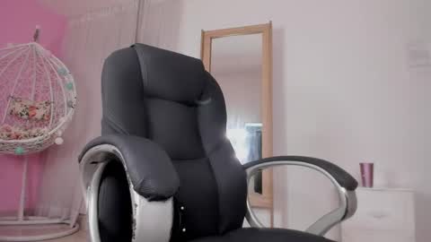 cannelasmith online show from September 10, 7:04 pm