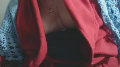 Snapshot of capitanfuturo44 chatting on October 9, 2:11 pm Cinzia  ex regina  online show from October 9, 2:11 pm