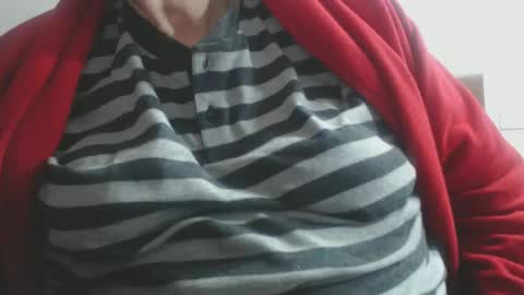 Snapshot of capitanfuturo44 chatting on December 5, 7:43 am Cinzia  ex regina  online show from December 5, 7:43 am