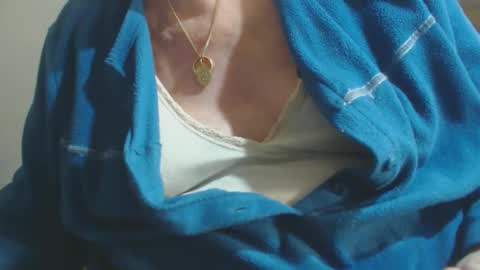 Snapshot of capitanfuturo44 chatting on September 28, 12:58 pm Cinzia  ex regina  online show from September 28, 12:58 pm