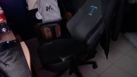 Snapshot of captain_fatcock chatting on February 28, 3:15 am captain_fatcock online show from February 28, 3:15 am