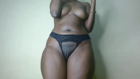 caramelebony_ online show from March 7, 3:39 pm