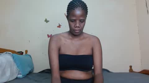 caramelebony_ online show from May 23, 8:21 am