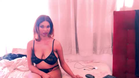 caramelminxx online show from October 7, 7:15 am