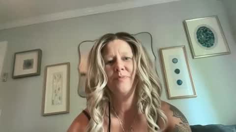 carebear5719 online show from April 8, 8:01 pm