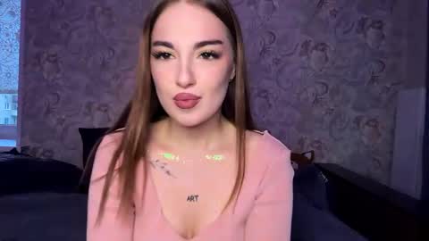 carisadelon online show from April 10, 3:50 pm