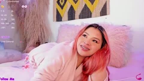 Snapshot of carla_wet18 chatting on March 5, 10:44 am Carla Wet18 online show from March 5, 10:44 am