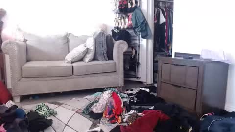 Carlie online show from November 18, 3:48 pm