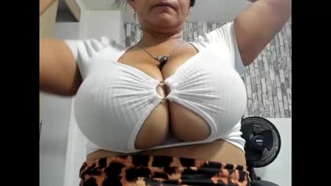 carlos diana   online show from May 5, 2:07 am