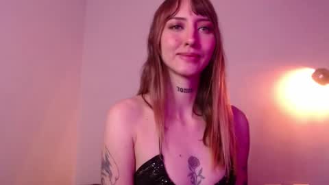 carmennrusso online show from February 25, 8:23 pm