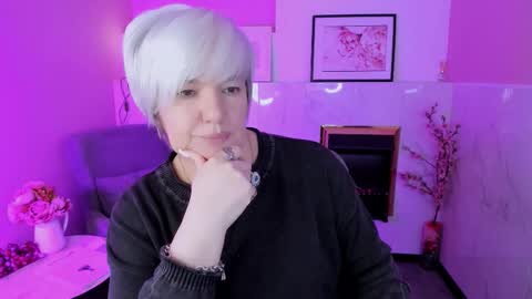 Carmen online show from February 1, 9:01 pm