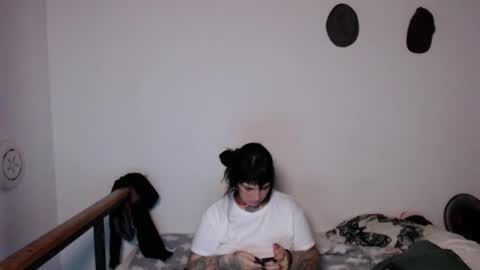 CARMILLA ROSS online show from December 2, 11:30 am