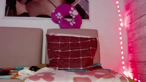 Caro milf  online show from December 19, 6:01 am