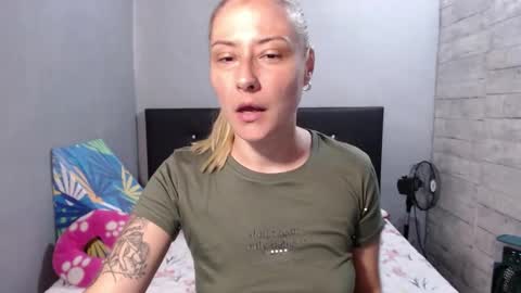 Caro milf  online show from September 9, 6:41 pm