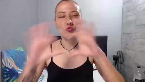 Caro milf  online show from September 15, 11:28 pm