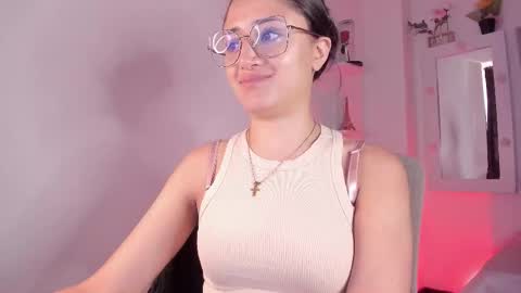 Caroline online show from September 25, 5:09 pm