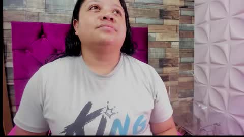 Angie Carolina online show from February 7, 7:50 pm