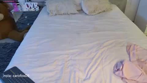 caroline online show from May 26, 4:51 am
