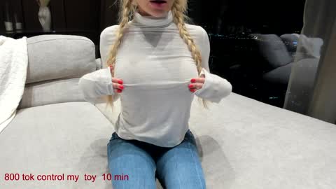 Lina.I will online 1 December   online show from January 12, 2:52 pm