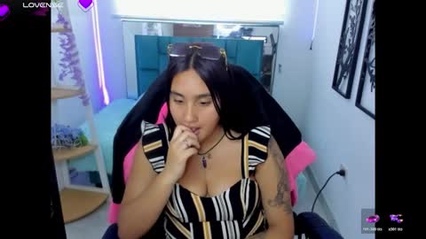 caroline_rodriguez_9 online show from January 31, 7:22 pm