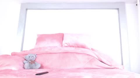 caroline online show from January 17, 9:17 pm