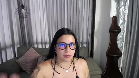 Caroline online show from April 13, 1:04 pm