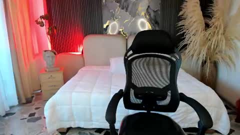 Caroline online show from July 2, 12:43 pm