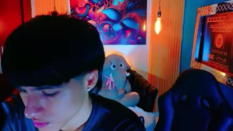 carolinejesh online show from April 17, 12:29 pm