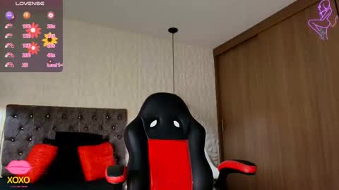 Snapshot of carolinescoth_dl chatting on September 12, 5:59 pm Caroline Scoth online show from September 12, 5:59 pm