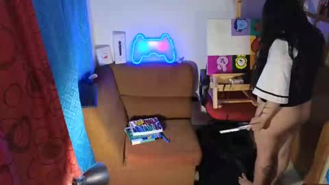 kitty online show from December 18, 10:08 am