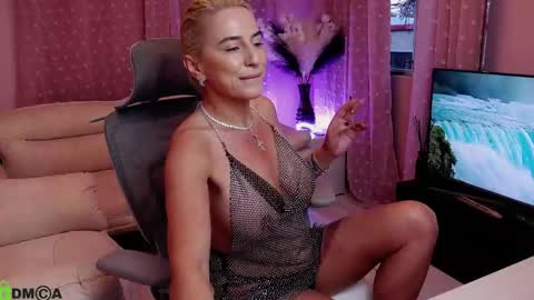 Carrie online show from April 20, 3:31 am