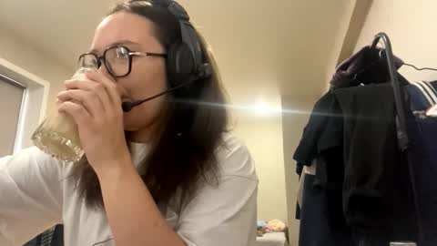 Emilia online show from December 4, 3:17 am