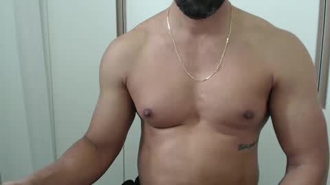 cashmastermuscle77 online show from February 1, 2:03 pm