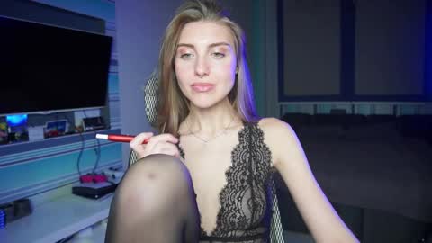 Snapshot of cassiablade1 chatting on October 10, 4:46 pm Seductress Cassia FINDOM AND SADISM NO NUDE online show from October 10, 4:46 pm