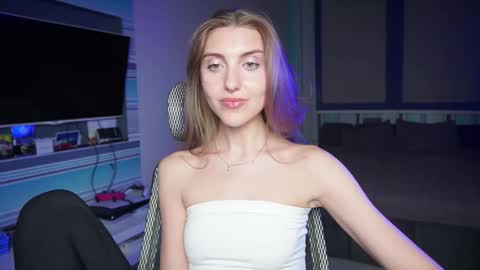 Snapshot of cassiablade1 chatting on September 30, 7:35 pm Seductress Cassia FINDOM AND SADISM NO NUDE online show from September 30, 7:35 pm