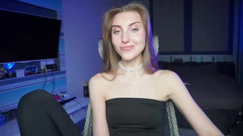 Snapshot of cassiablade1 chatting on October 7, 4:25 pm Seductress Cassia FINDOM AND SADISM NO NUDE online show from October 7, 4:25 pm